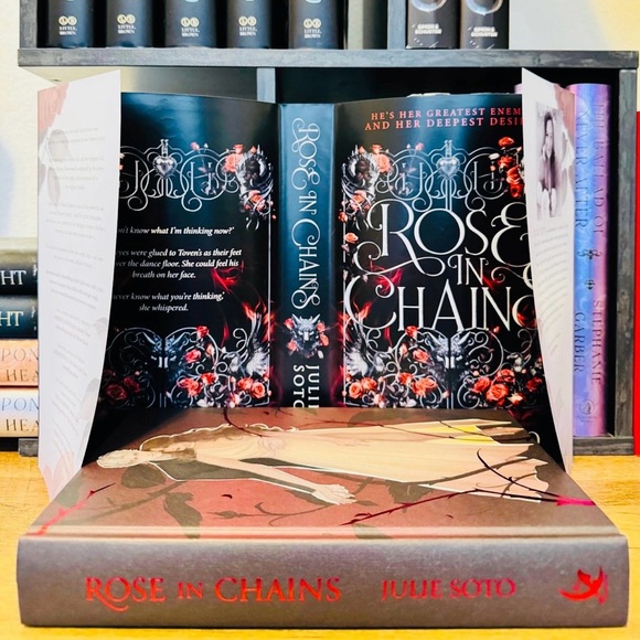 Fairyloot Exclusive Signed Edition Rose In Chains
by Julie Soto - Picture 10 of 12